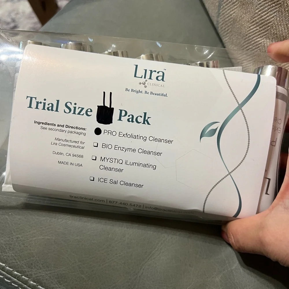Lira Clinical PRO Exfoliating Cleanser – 1 oz Travel Size – Lot of 11 – New